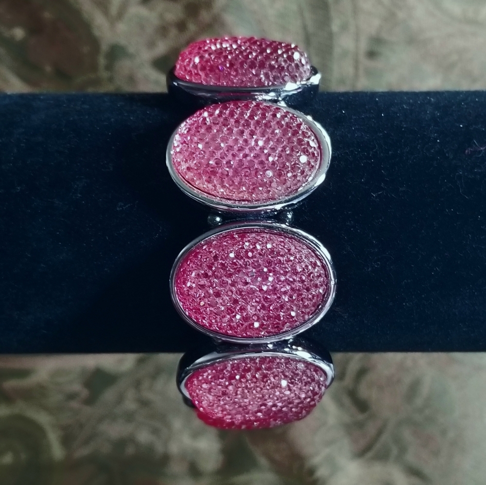 *4for$20* Ruby oval stretch bracelet